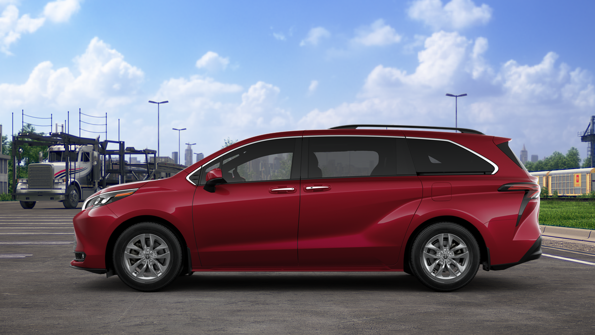 2025 Toyota Sienna XLE photo 4