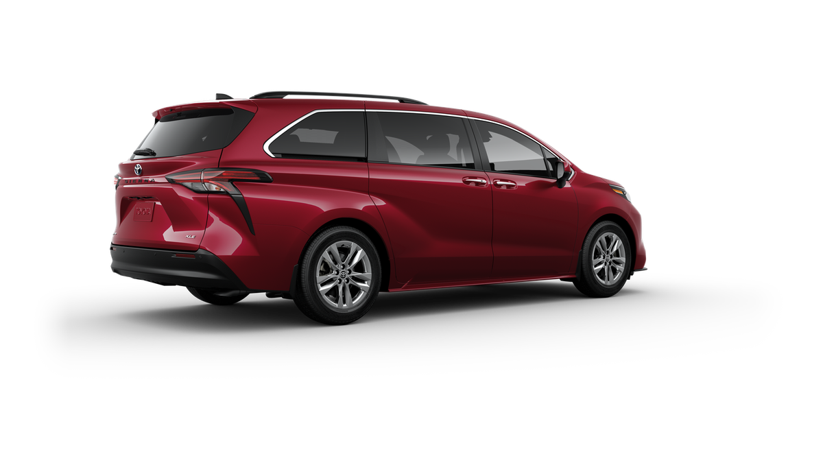 2025 Toyota Sienna XLE photo 9