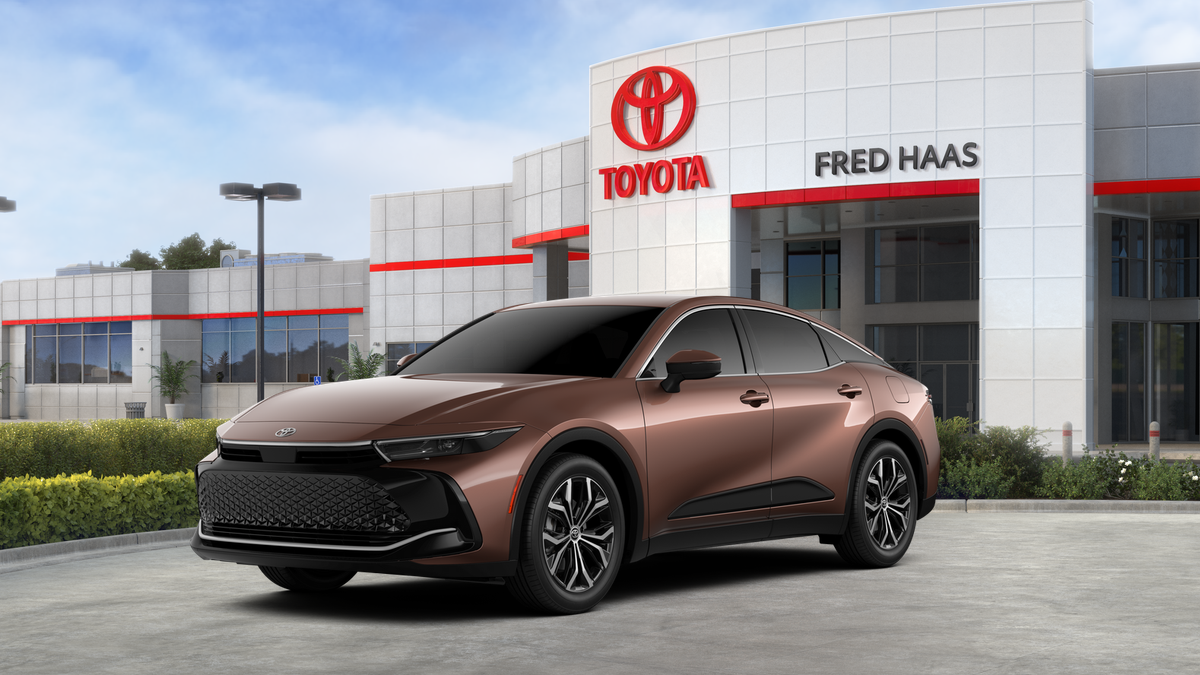 2026 Toyota Crown XLE AWD's photo