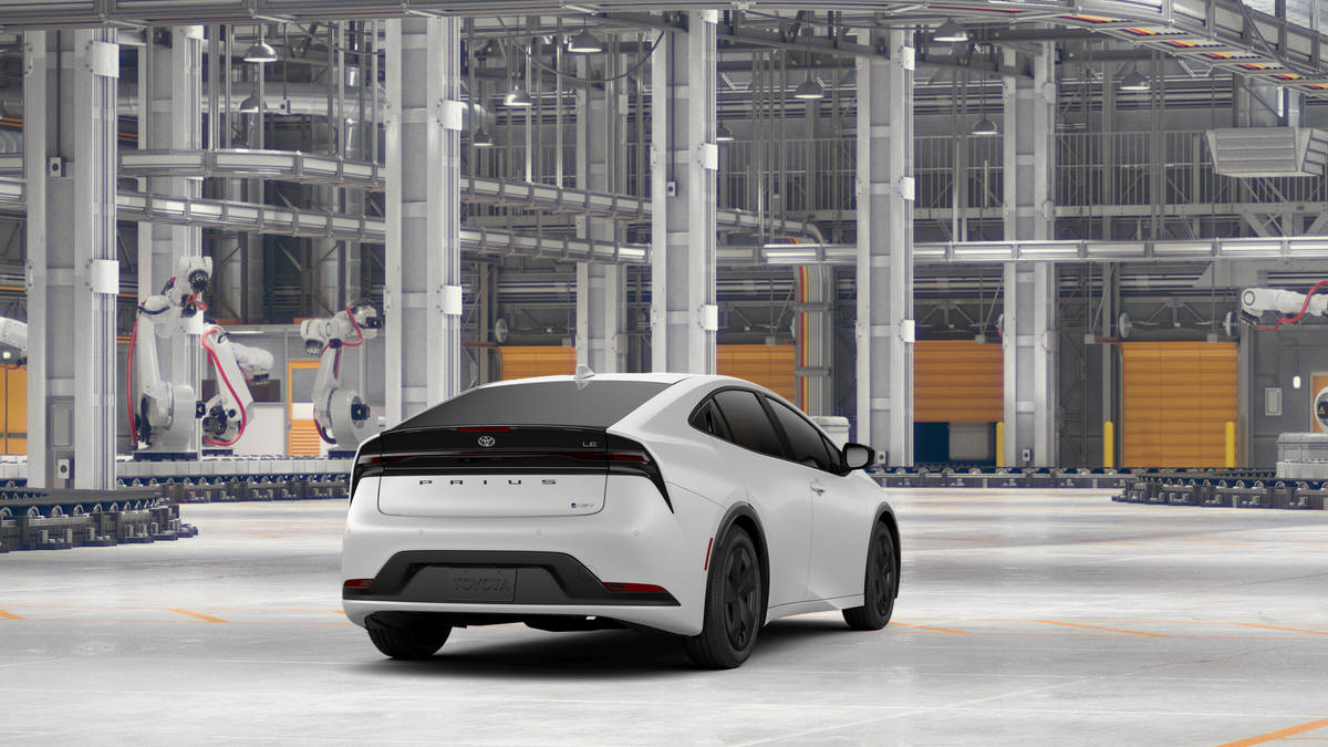 2026 Toyota Prius LE photo 9