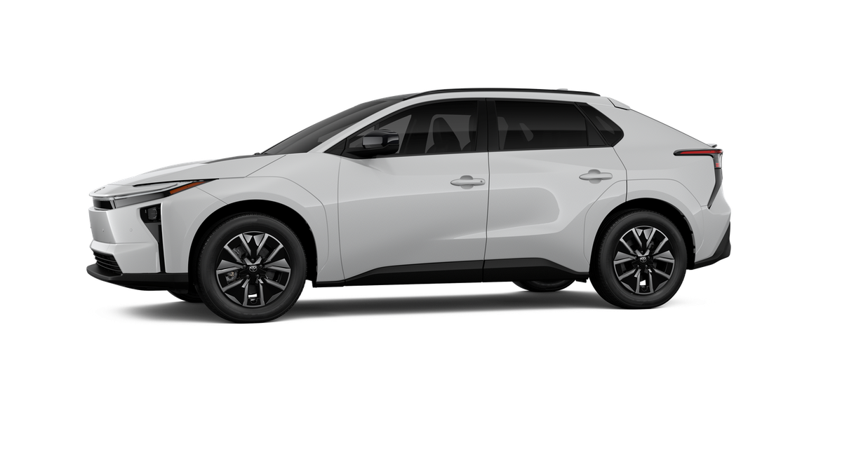 New 2026 Wind Chill Pearl <sup>1</sup> Toyota  XLE image 5