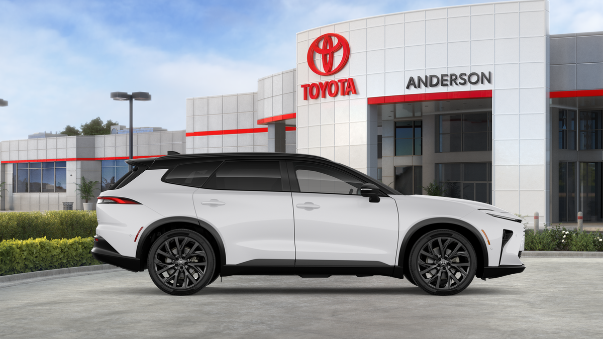 New 2026 Oxygen White with Black roof <sup>1</sup> Toyota  Limited image 14