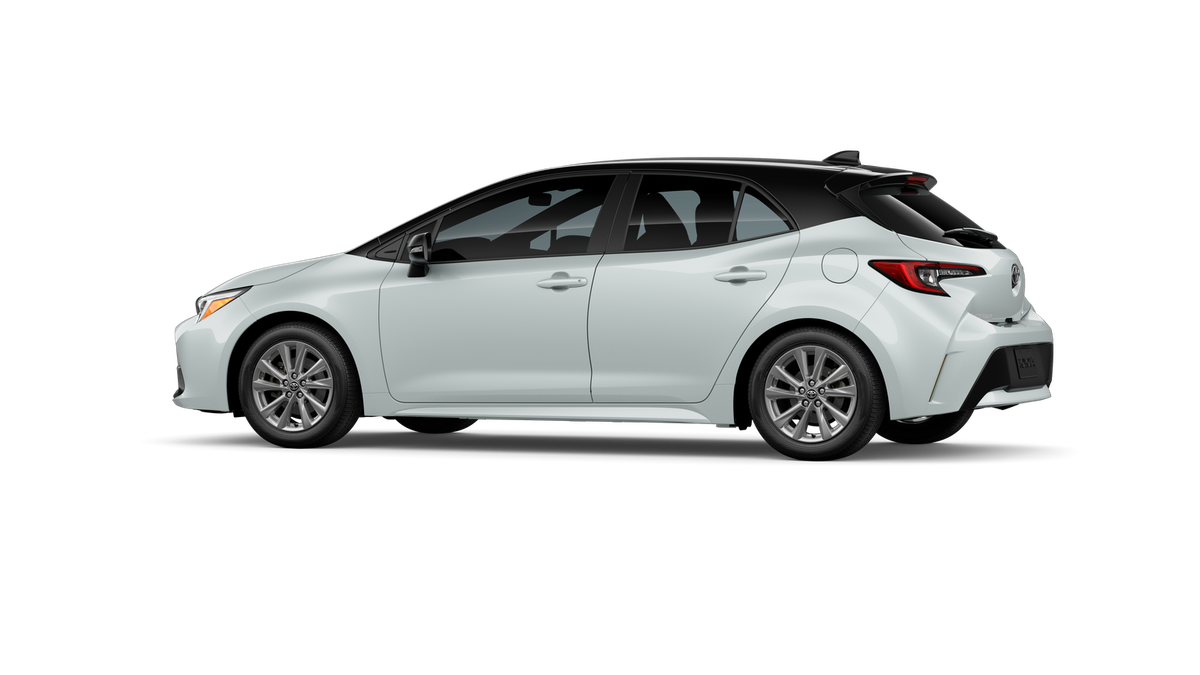 New 2026 Wind Chill Pearl with Midnight Black Metallic roof <sup>1</sup> Toyota  SE image 7