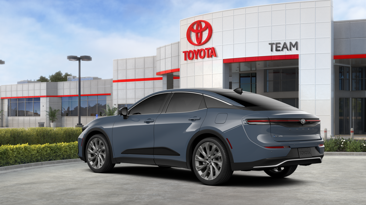 2026 Toyota Crown Limited - Photo 12