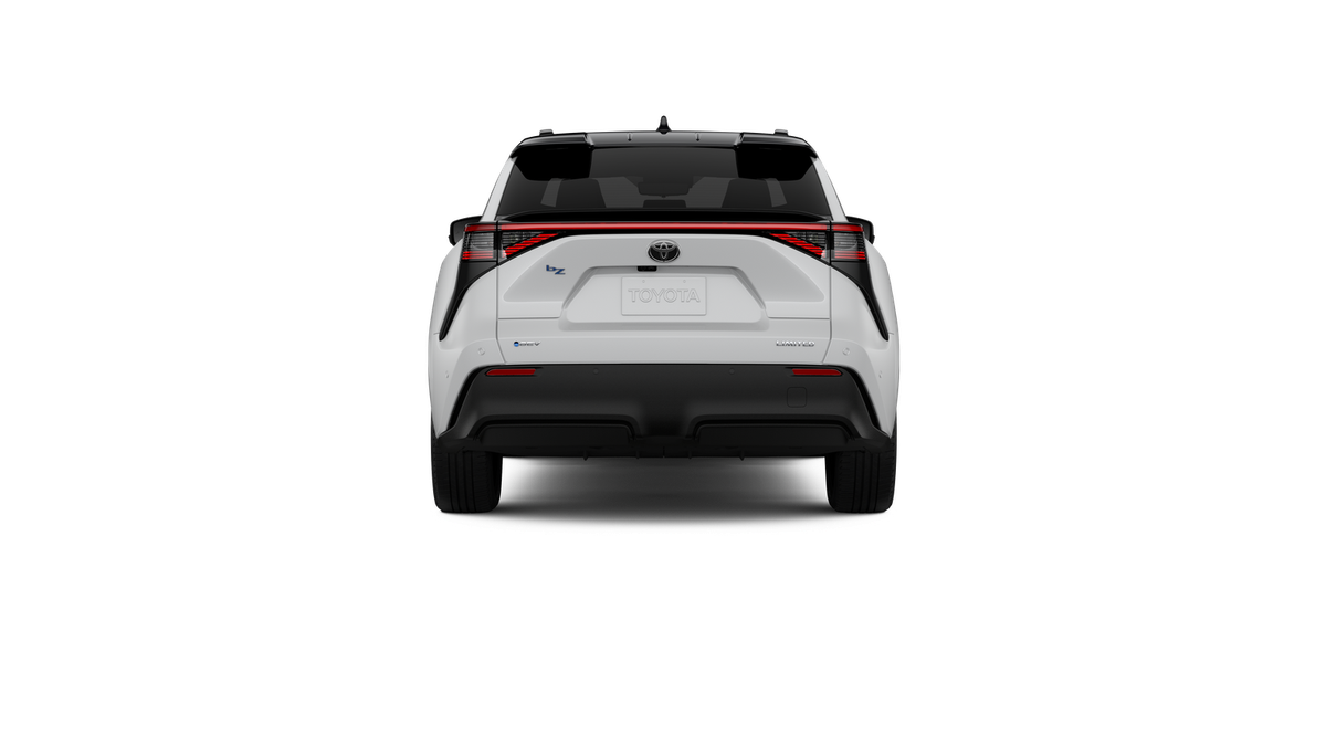 New 2026 Wind Chill Pearl with Midnight Black Metallic roof <sup>1</sup> Toyota  Limited image 10