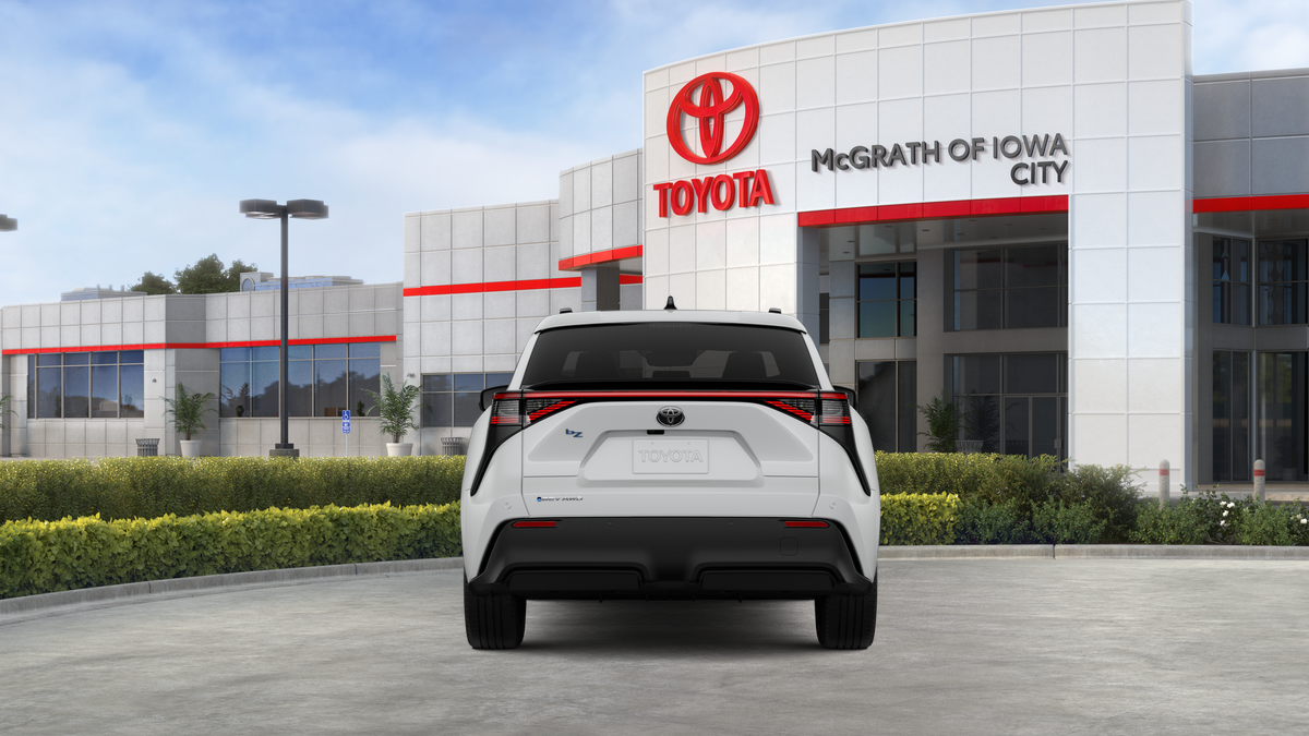 New 2026 Wind Chill Pearl <sup>1</sup> Toyota  XLE image 28