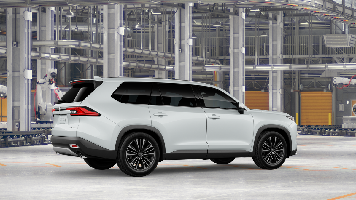 2026 Toyota Highlander Hybrid Platinum photo 10