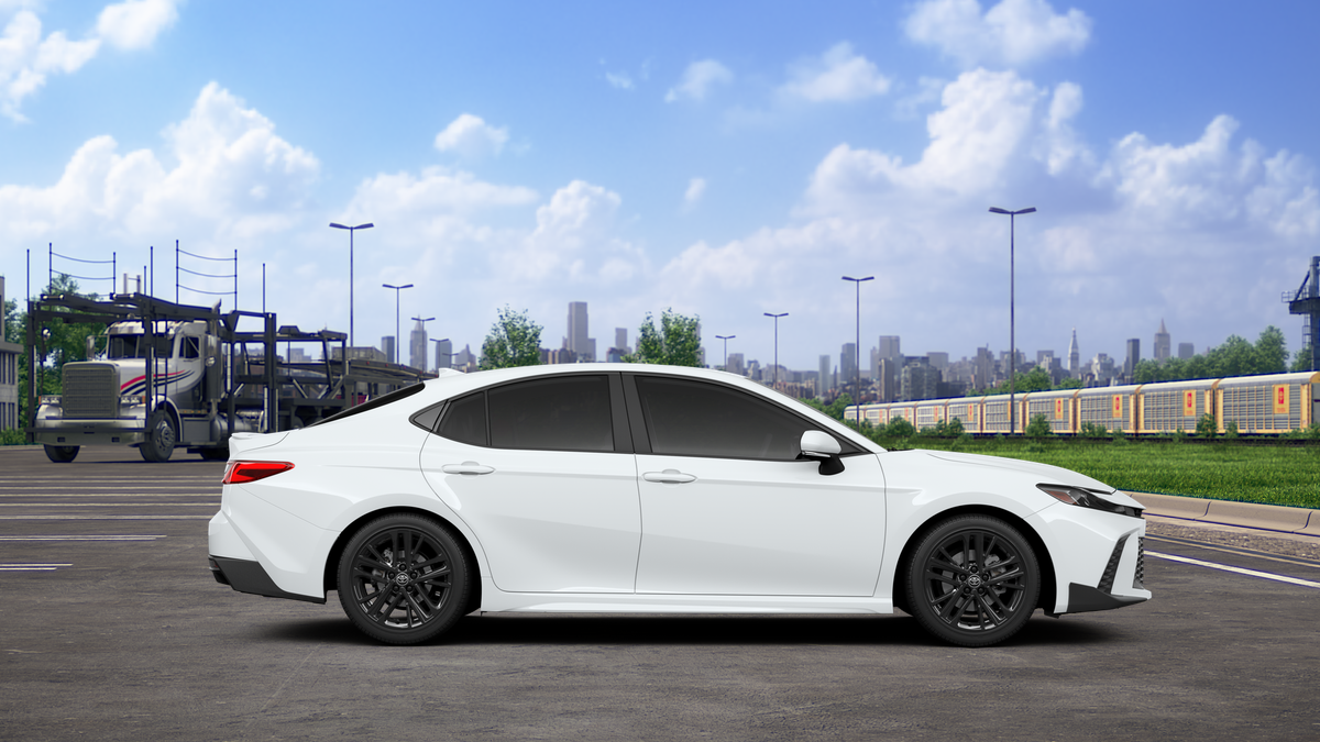 2026 Toyota Camry SE photo 11