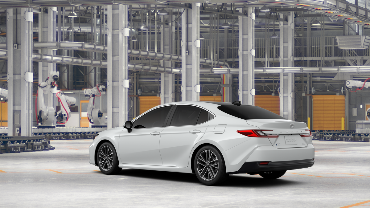 New Wind Chill Pearl [extra cost color] 2026 Toyota Camry XLE for