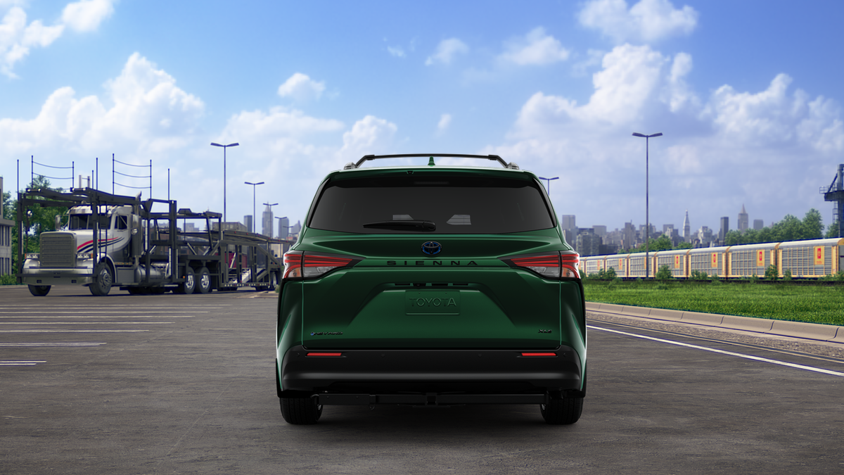 2025 Toyota Sienna Woodland Edition photo 7