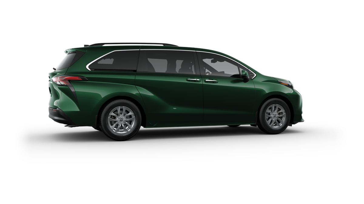 2025 Toyota Sienna XLE photo 29