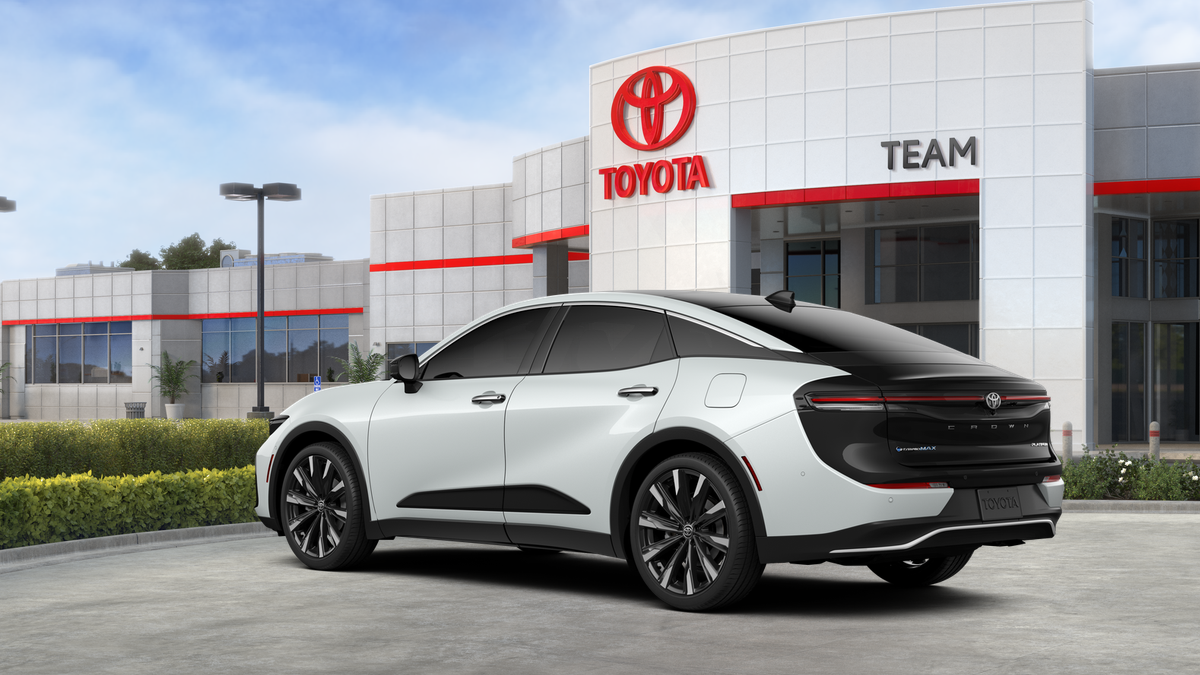 2026 Toyota Crown Platinum photo 18