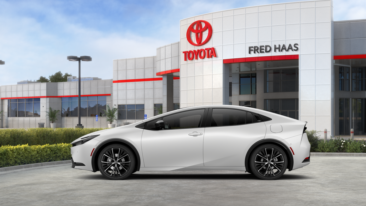 2026 Toyota Prius Limited photo 5