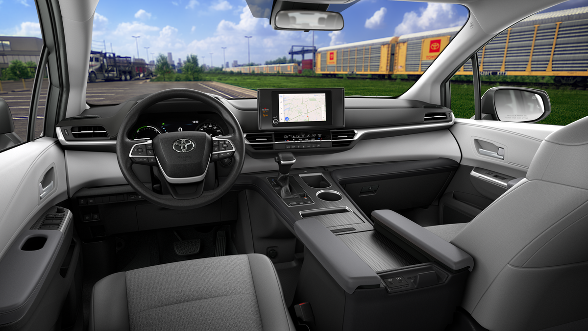 2025 Toyota Sienna LE photo 19