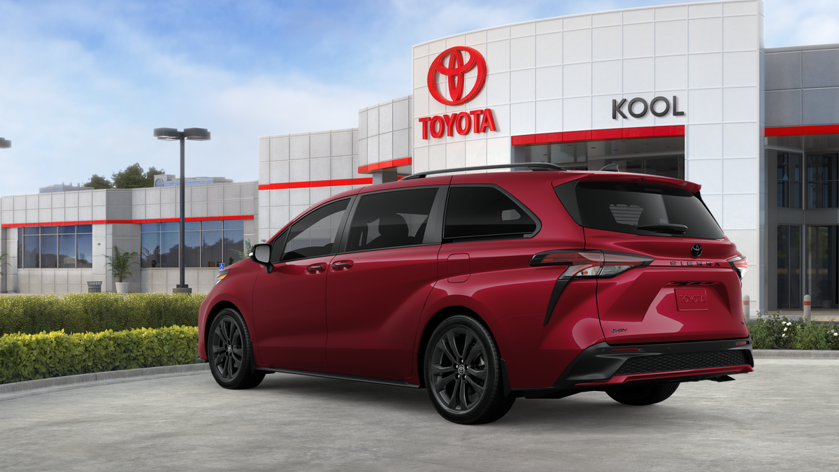 New 2026 Ruby Flare Pearl <sup>1</sup> Toyota  XSE image 8