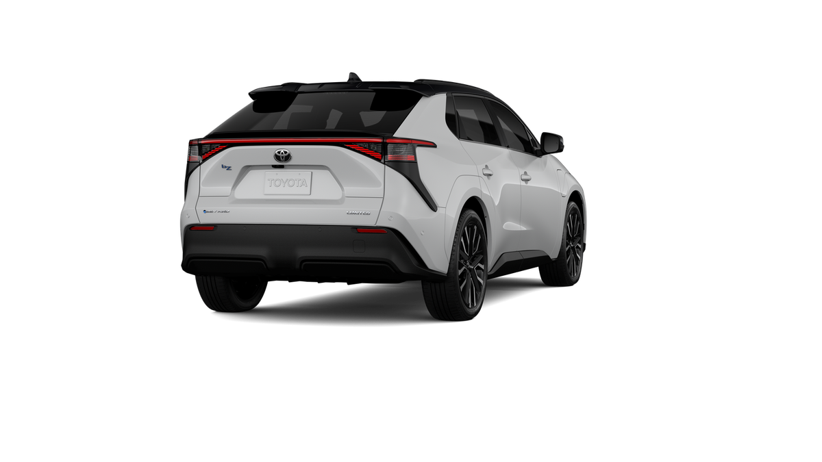 New 2027 Wind Chill Pearl with Midnight Black Metallic roof <sup>1</sup> Toyota  Limited image 11