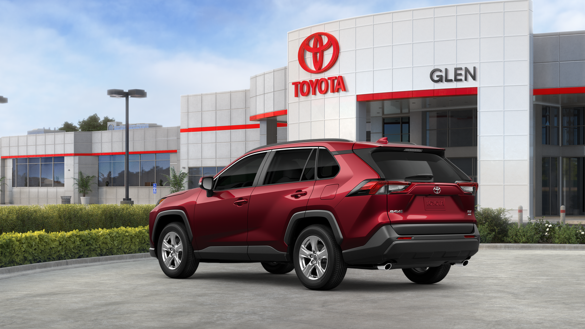 2025 Toyota RAV4 XLE photo 11