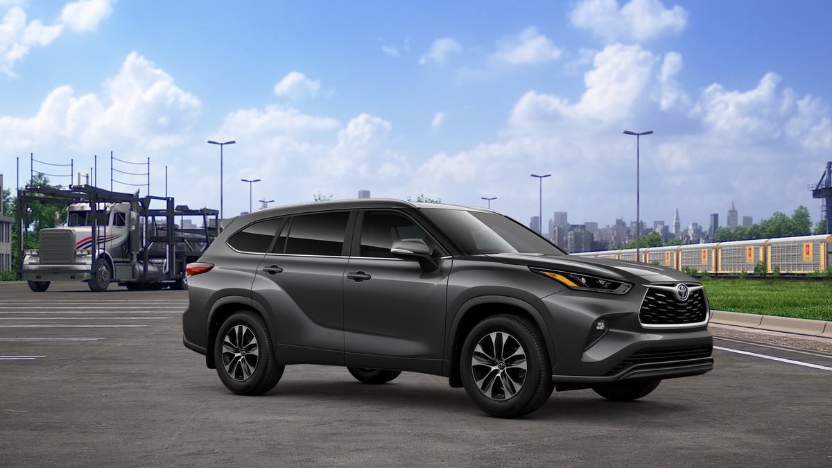 2025 Toyota Highlander XLE photo 14