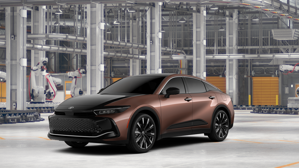 2026 Toyota Crown Platinum's photo