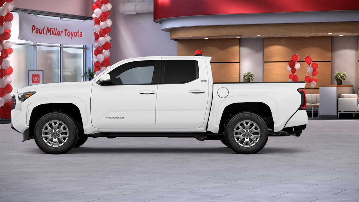 2025 Toyota Tacoma SR5 - Photo 6