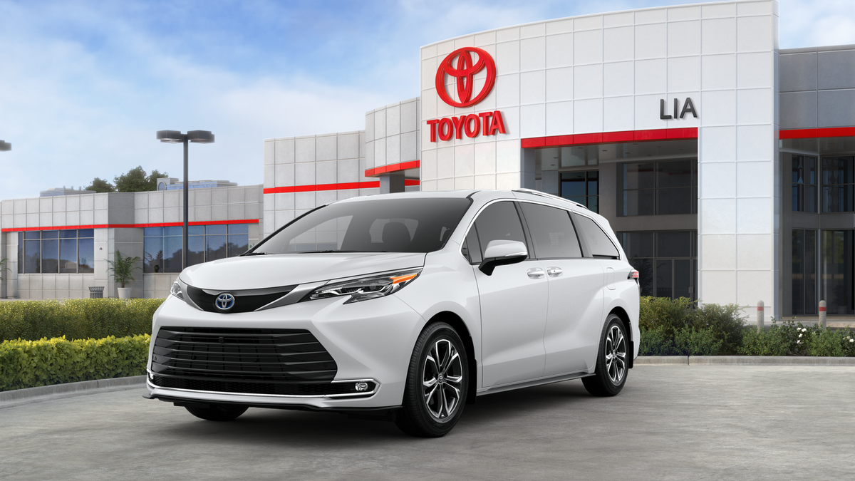 2025 Toyota Sienna Platinum