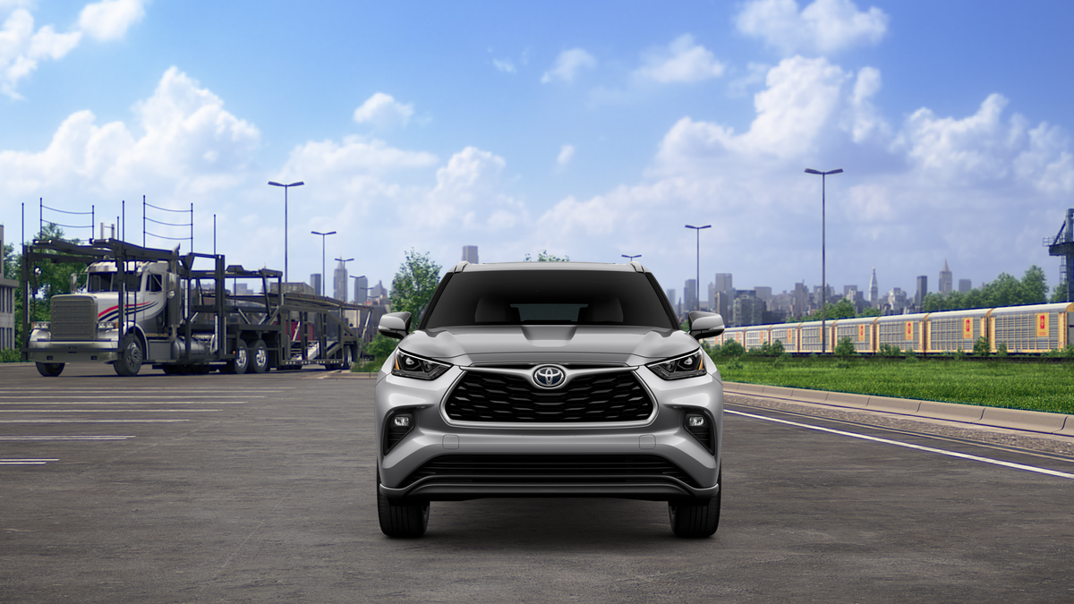 2025 Toyota Highlander XLE photo 2
