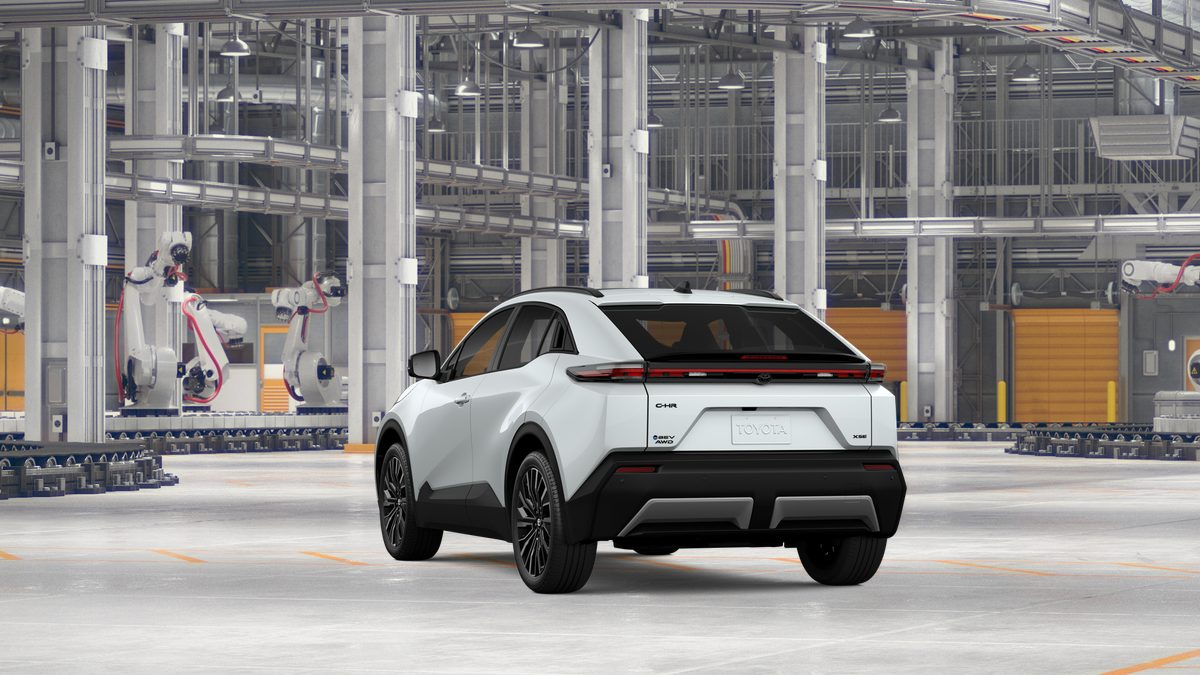 New 2027 Wind Chill Pearl <sup>1</sup> Toyota  XSE image 9