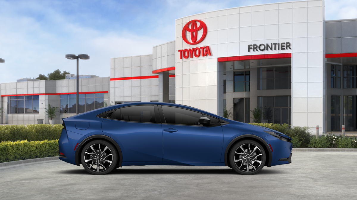 Prius Plug-in Hybrid XSE 2.0L 4-Cyl. ECVT FWD [11]