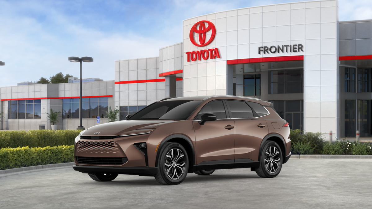 Toyota Crown Signia XLE 2.5L 4-Cyl. Hybrid Engine All-Wheel Drive [1]
