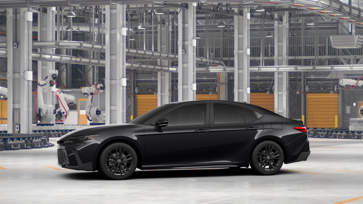2026 Toyota Camry SE photo 4
