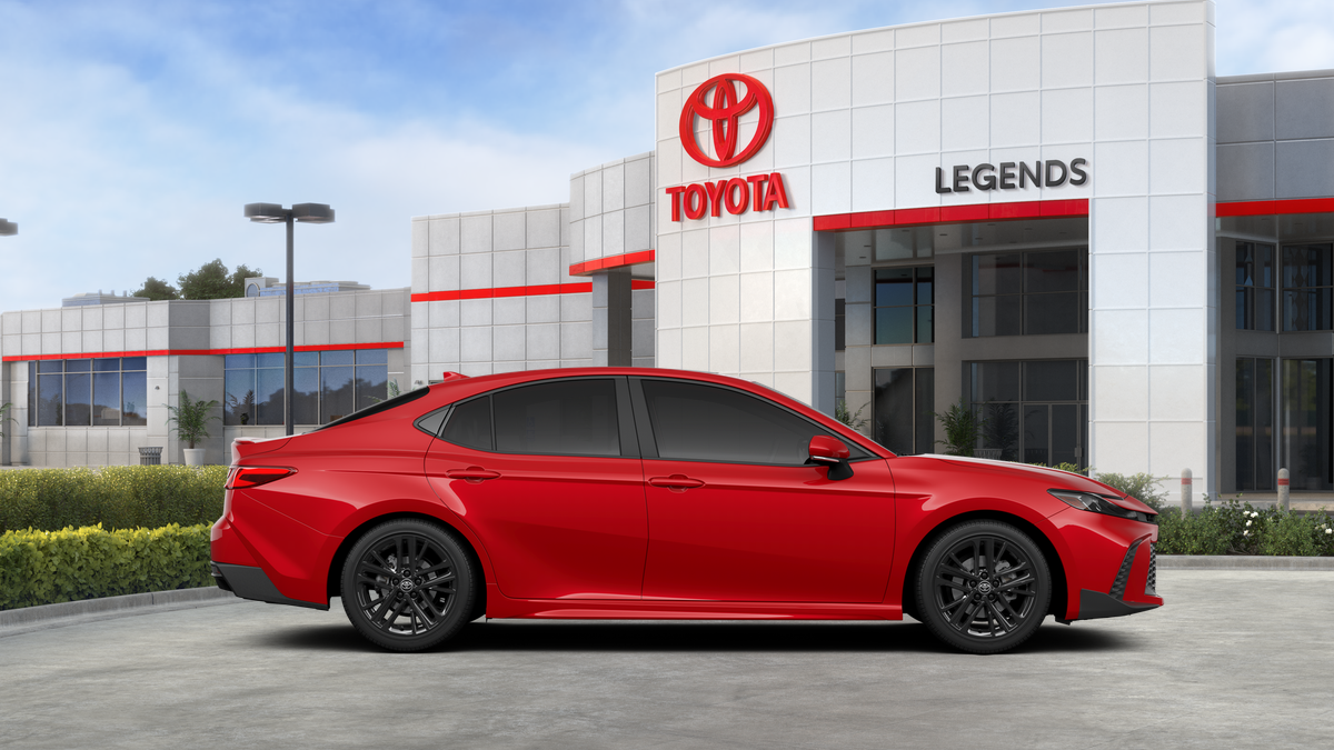 2025 Toyota Camry SE photo 13