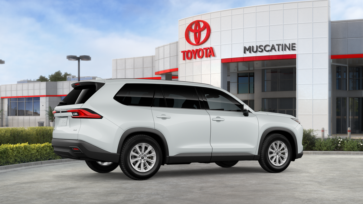 New 2026 Wind Chill Pearl <sup>1</sup> Toyota  XLE image 13