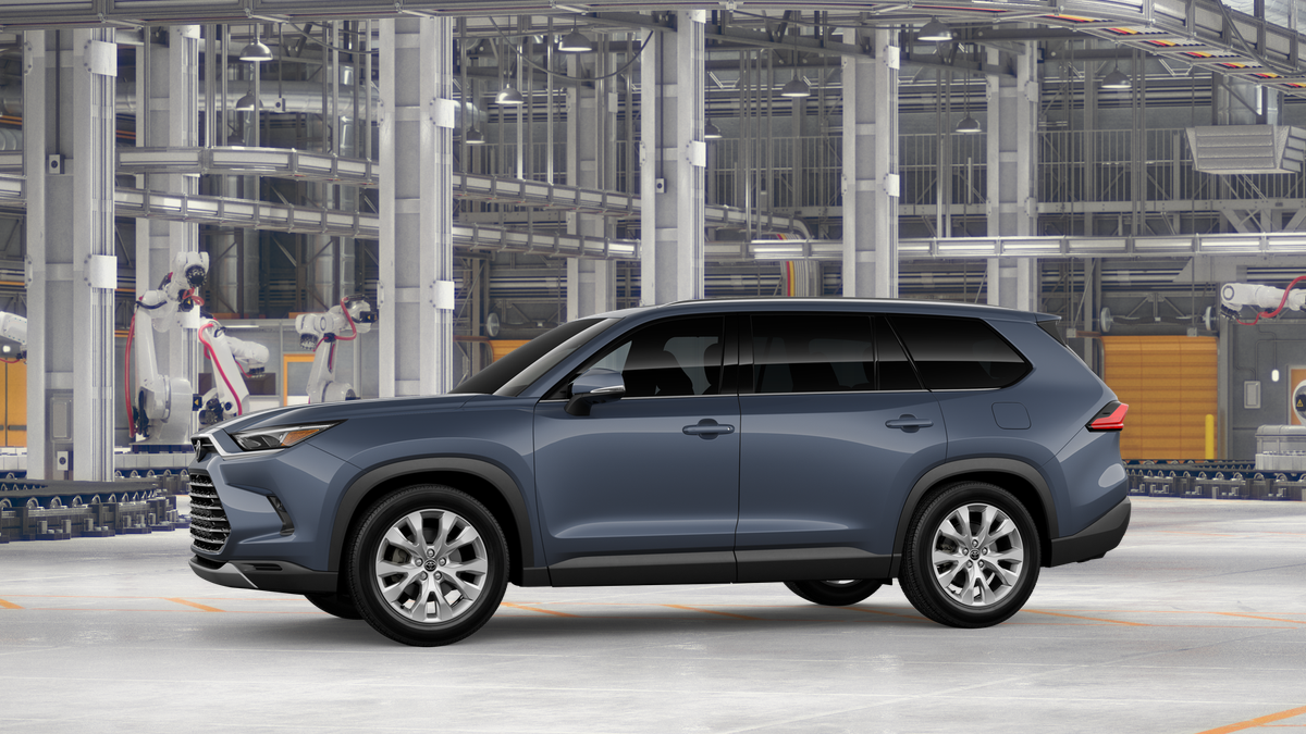 2026 Toyota Highlander Hybrid Limited photo 2