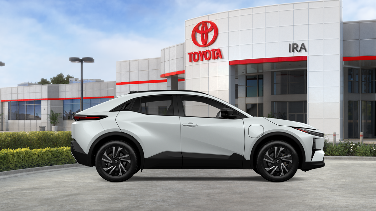 New 2026 Wind Chill Pearl <sup>1</sup> Toyota  SE image 14