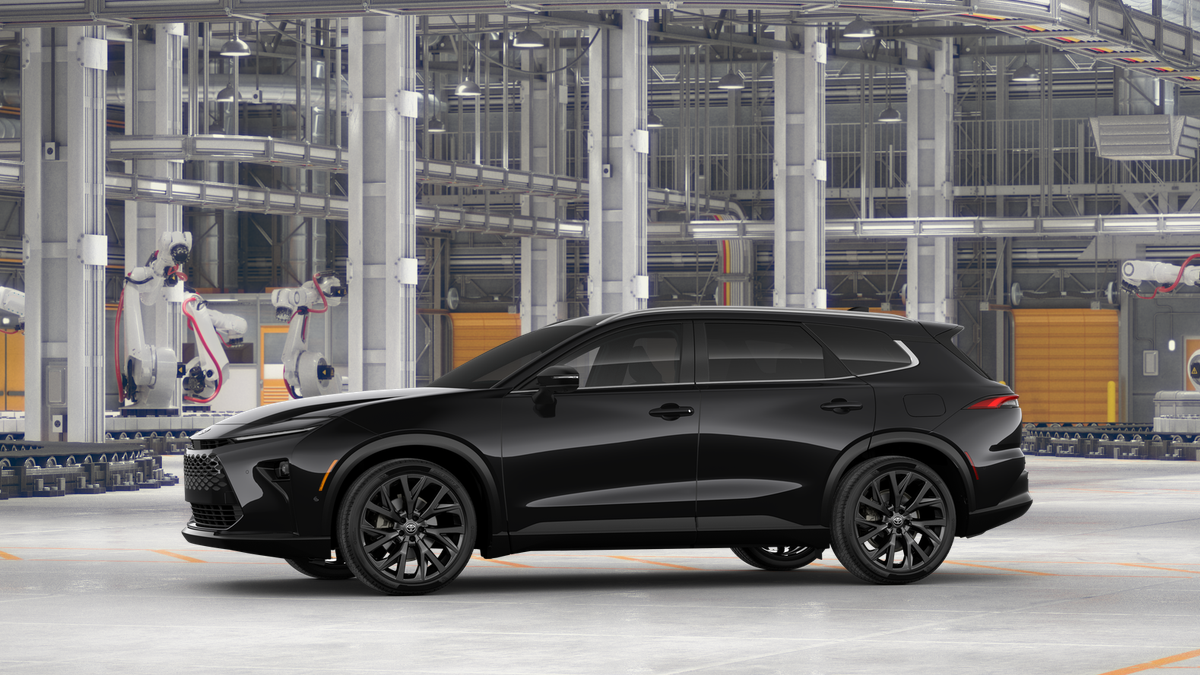 2025 Toyota Crown Signia Limited photo 4