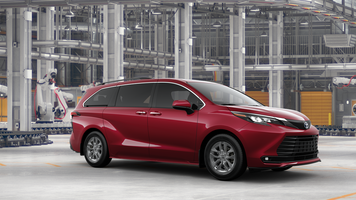 2025 Toyota Sienna XLE photo 16