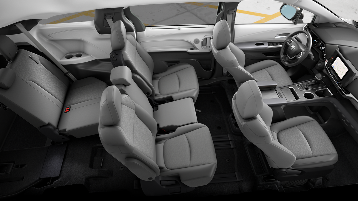2025 Toyota Sienna LE photo 21