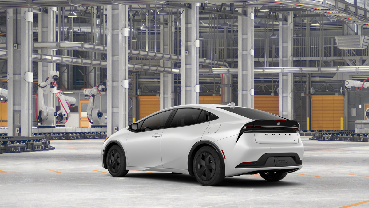 2026 Toyota Prius LE photo 6