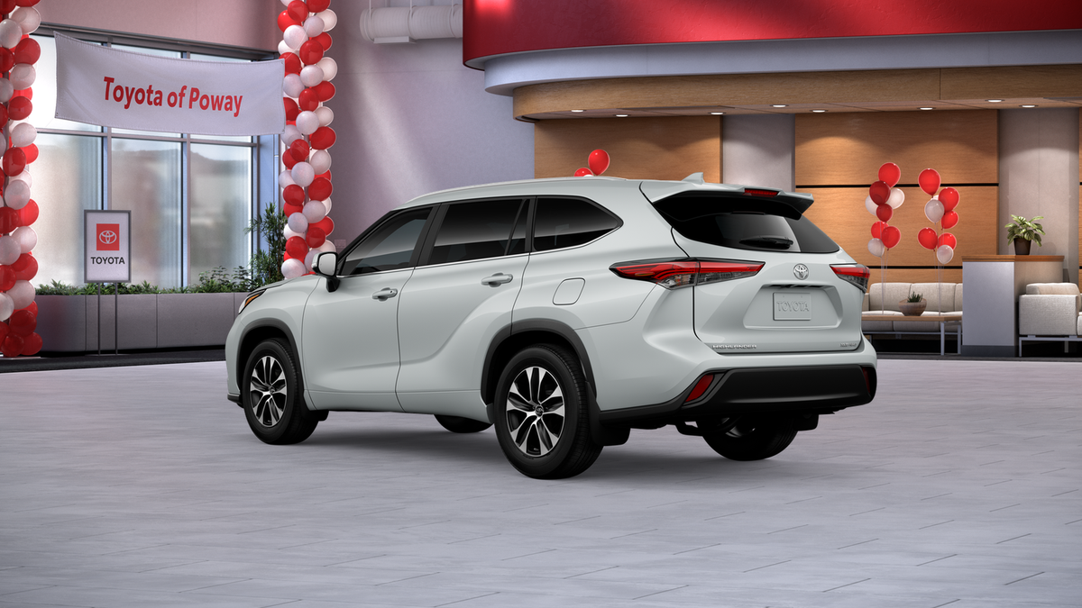 New 2026 Wind Chill Pearl <sup>1</sup> Toyota  XLE image 41