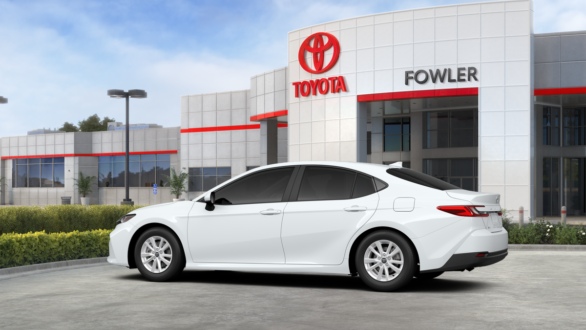 2026 Toyota Camry LE photo 4