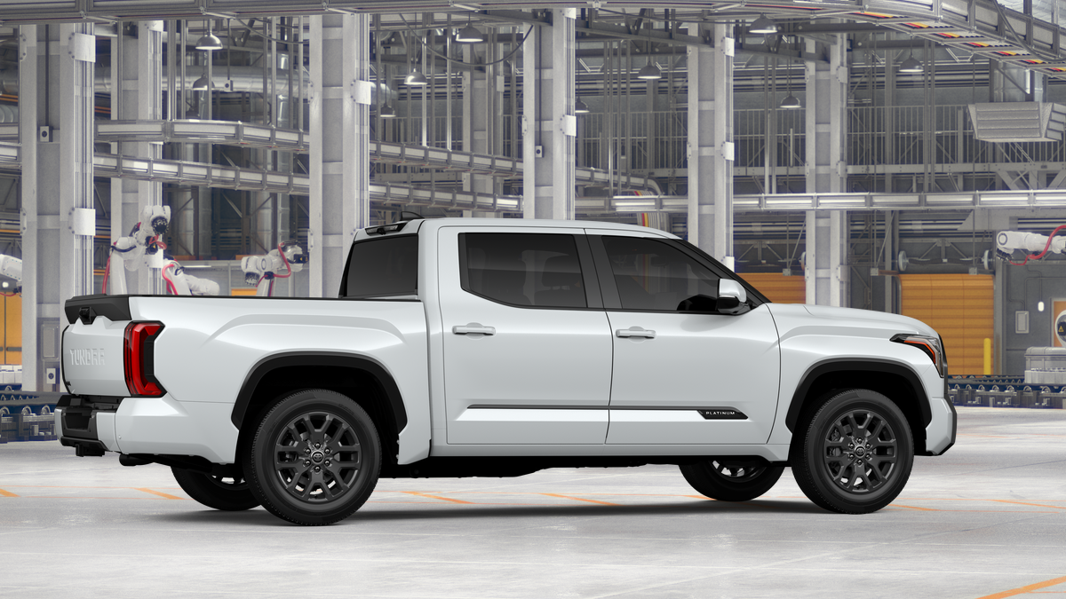 New 2026 Wind Chill Pearl <sup>1</sup> Toyota  Platinum image 13