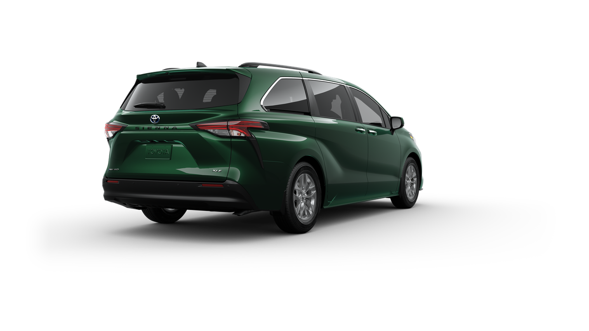 2025 Toyota Sienna XLE photo 27