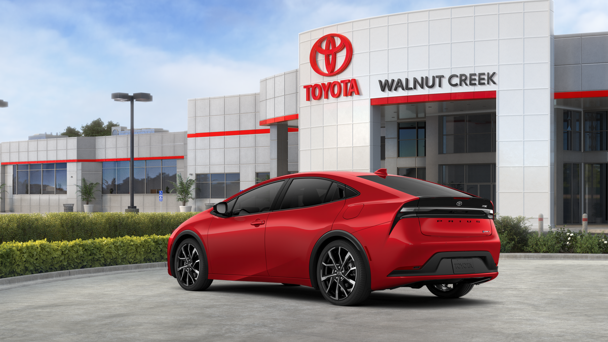 2026 Toyota Prius Plug-in Hybrid XSE - Photo 8