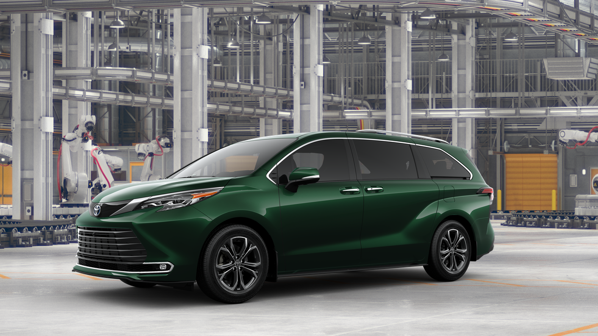 2025 Toyota Sienna Platinum photo 2