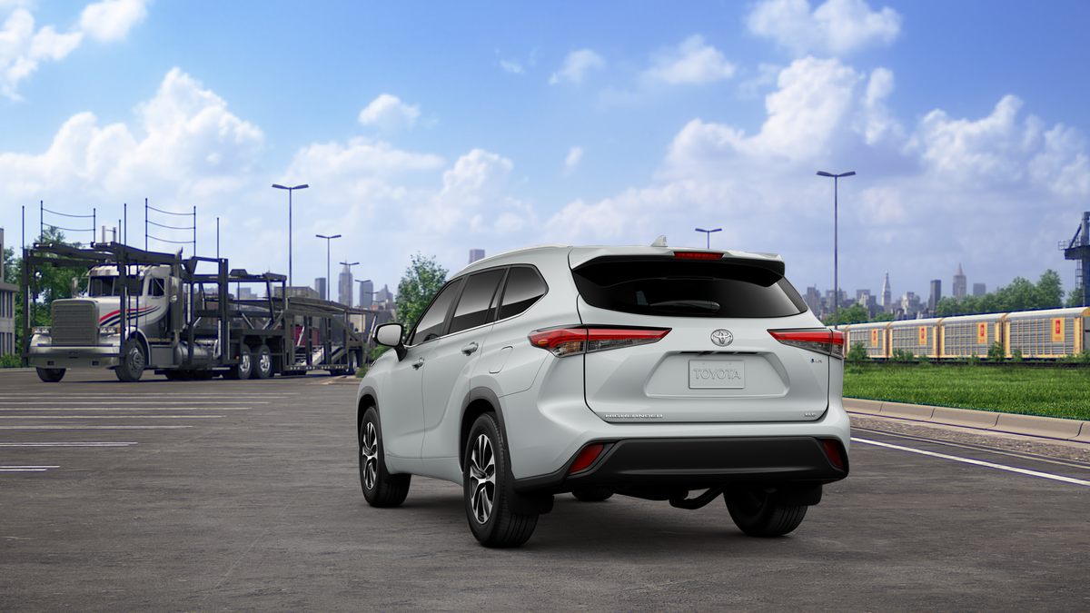 2025 Toyota Highlander Hybrid XLE photo 9