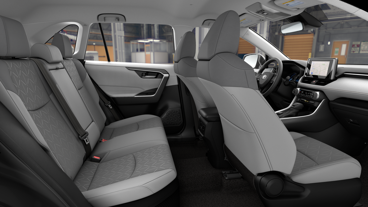 2025 Toyota RAV4 Hybrid XLE photo 19