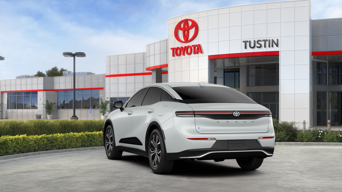 New 2026 Oxygen White <sup>1</sup> Toyota  XLE image 9