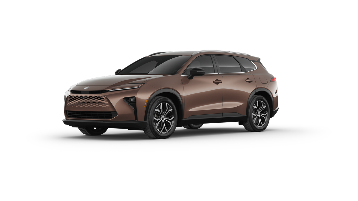 2025 Toyota Crown Signia XLE photo 3