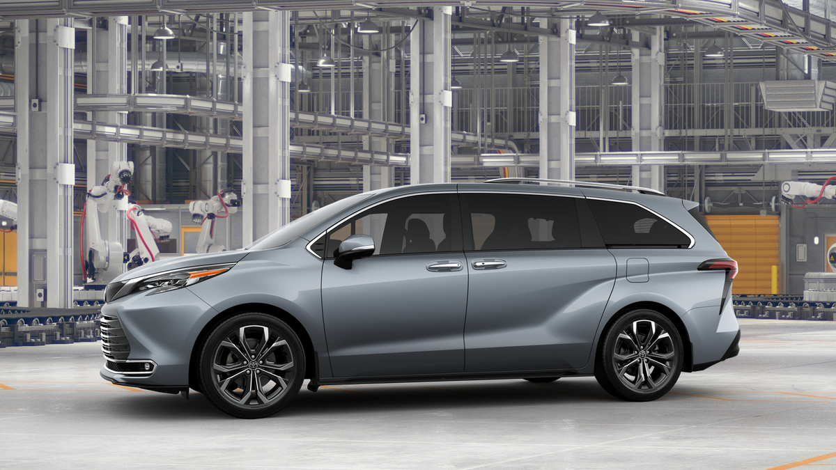 2025 Toyota Sienna Platinum photo 3