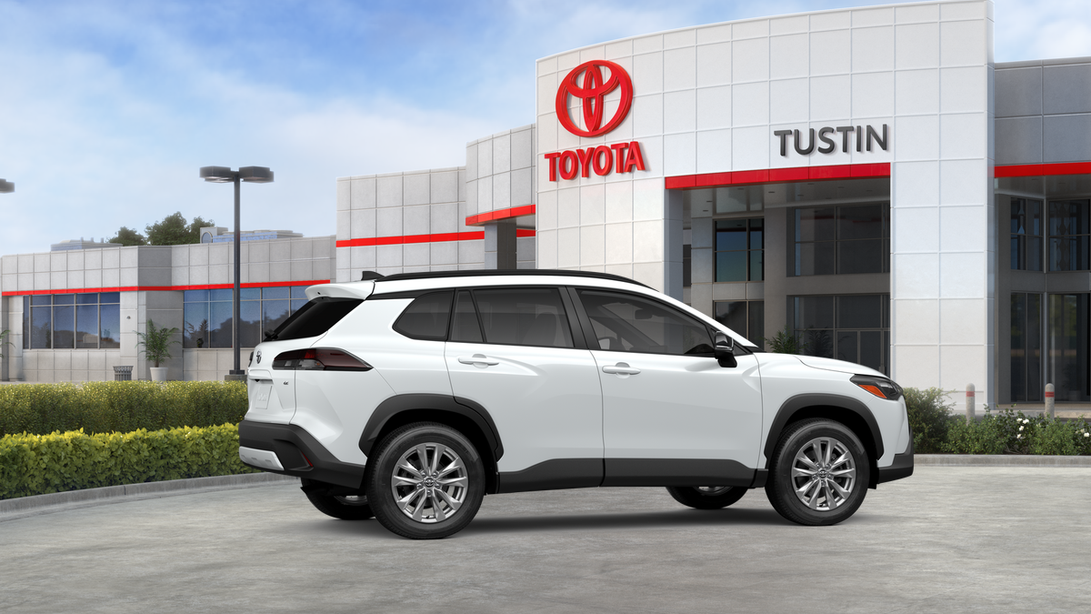 2026 Toyota Corolla Cross LE photo 4